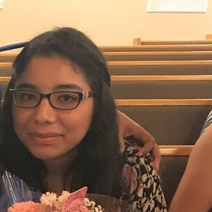 Meet your Posher, Mayra